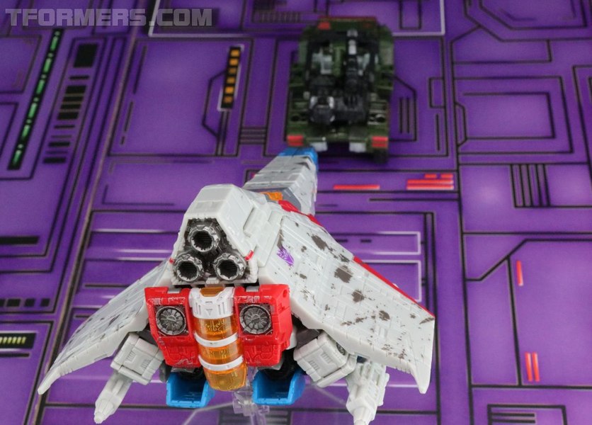 Review Siege War For Cybertron Trilogy Starscream Voyager  (49 of 52)